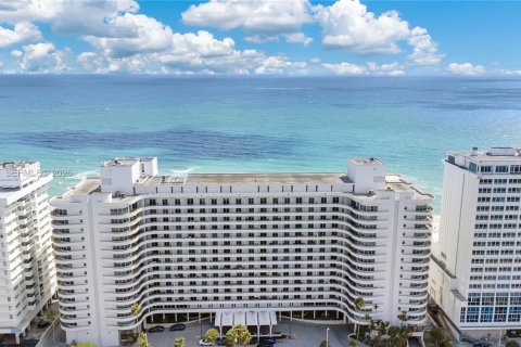 Copropriété à louer à Miami Beach, Floride: 2 chambres, 97.27 m2 № 2040331 - photo 23