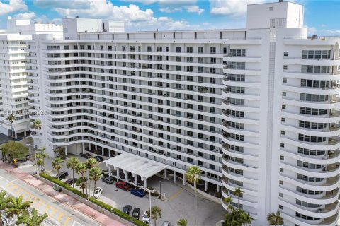 Copropriété à louer à Miami Beach, Floride: 2 chambres, 97.27 m2 № 2040331 - photo 25