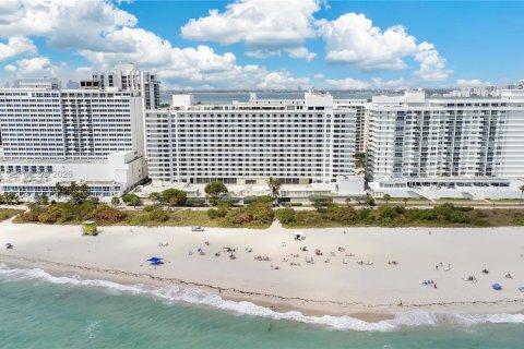 Copropriété à louer à Miami Beach, Floride: 2 chambres, 97.27 m2 № 2040331 - photo 24