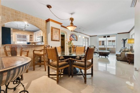 Copropriété à louer à Miami Beach, Floride: 2 chambres, 97.27 m2 № 2040331 - photo 4