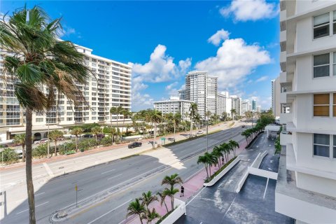Copropriété à louer à Miami Beach, Floride: 2 chambres, 97.27 m2 № 2040331 - photo 21