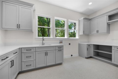 House in Gainesville, Florida 4 bedrooms, 367.34 sq.m. № 1909524 - photo 19