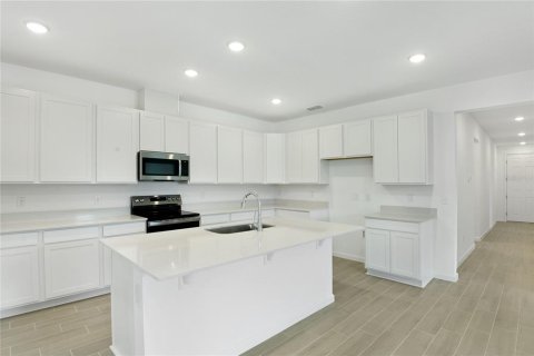 Casa en venta en DeLand, Florida, 4 dormitorios, 194.17 m2 № 2149643 - foto 4