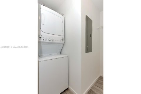 Condominio en venta en Miami, Florida, 2 dormitorios, 116.41 m2 № 1979536 - foto 15