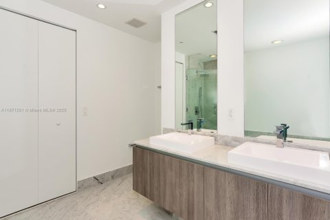 Condominio en venta en Miami, Florida, 2 dormitorios, 116.41 m2 № 1979536 - foto 24