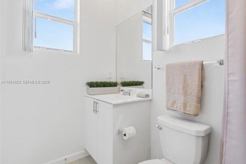 Townhouse in Florida City, Florida 4 bedrooms, 129.41 sq.m. № 2046704 - photo 23