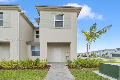 Townhouse in Florida City, Florida 4 bedrooms, 129.41 sq.m. № 2046704