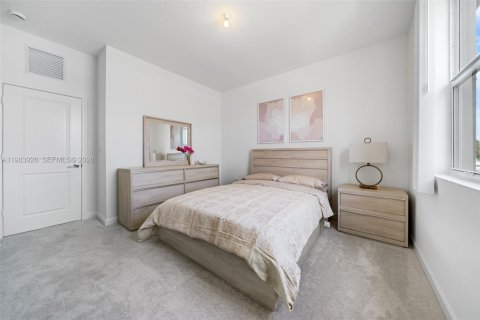 Townhouse in Florida City, Florida 4 bedrooms, 129.41 sq.m. № 2046704 - photo 19