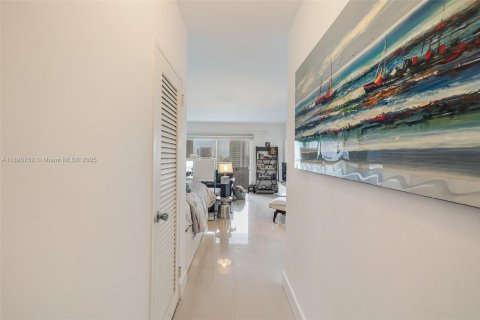 Copropriété à vendre à Miami Beach, Floride: 50.54 m2 № 1950309 - photo 5