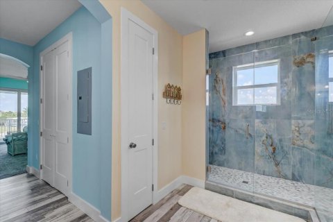 House in Hernando Beach, Florida 5 bedrooms, 252.69 sq.m. № 2322474 - photo 9