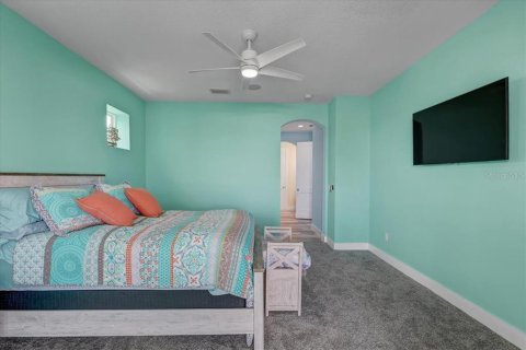 House in Hernando Beach, Florida 5 bedrooms, 252.69 sq.m. № 2322474 - photo 6