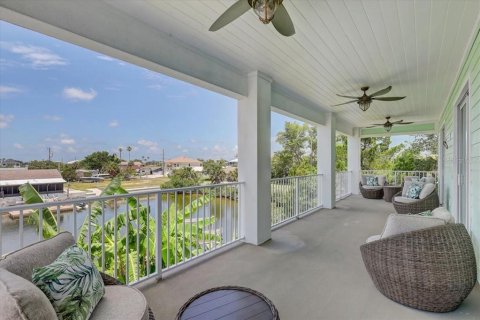House in Hernando Beach, Florida 5 bedrooms, 252.69 sq.m. № 2322474 - photo 25