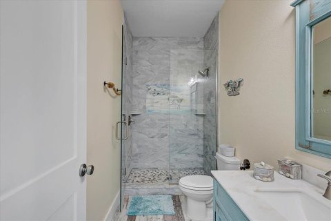 House in Hernando Beach, Florida 5 bedrooms, 252.69 sq.m. № 2322474 - photo 18