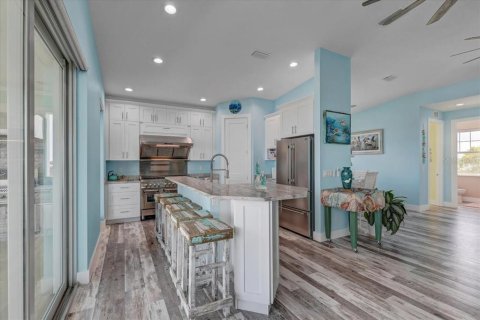 House in Hernando Beach, Florida 5 bedrooms, 252.69 sq.m. № 2322474 - photo 30