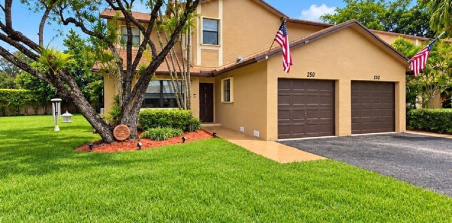 Touwnhouse à Sunrise, Floride 3 chambres, 155.8 m2 № 2394814