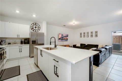 Touwnhouse à vendre à Homestead, Floride: 4 chambres, 173.91 m2 № 2060321 - photo 15