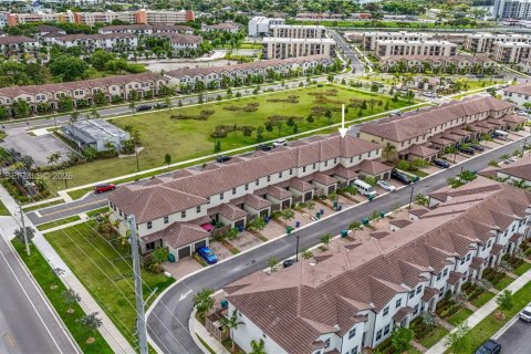 Touwnhouse à vendre à Homestead, Floride: 4 chambres, 173.91 m2 № 2060321 - photo 30