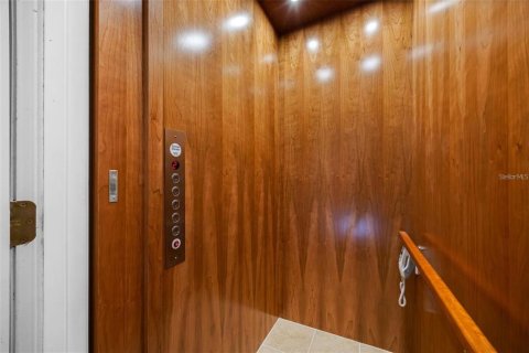 Adosado en venta en Redington Shores, Florida, 3 dormitorios, 236.34 m2 № 2234489 - foto 20