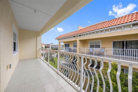 Adosado en venta en Redington Shores, Florida, 3 dormitorios, 236.34 m2 № 2234489 - foto 22