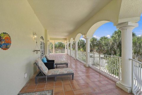 House in Placida, Florida 4 bedrooms, 306.02 sq.m. № 2396616 - photo 16