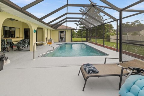 House in Punta Gorda, Florida 3 bedrooms, 188.31 sq.m. № 1839024 - photo 21