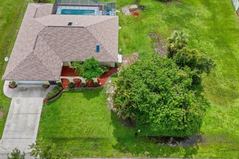 House in Punta Gorda, Florida 3 bedrooms, 188.31 sq.m. № 1839024 - photo 3