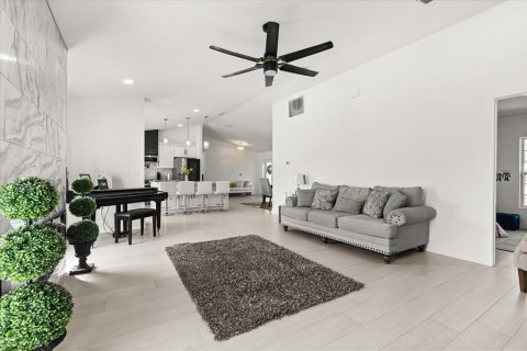 Villa ou maison à vendre à Seffner, Floride: 5 chambres, 269.42 m2 № 2143059 - photo 9