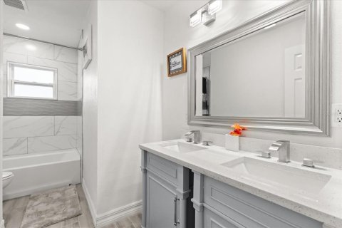 Villa ou maison à vendre à Seffner, Floride: 5 chambres, 269.42 m2 № 2143059 - photo 17