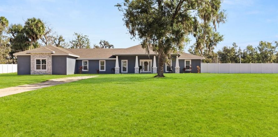 Villa ou maison à Seffner, Floride 5 chambres, 269.42 m2 № 2143059