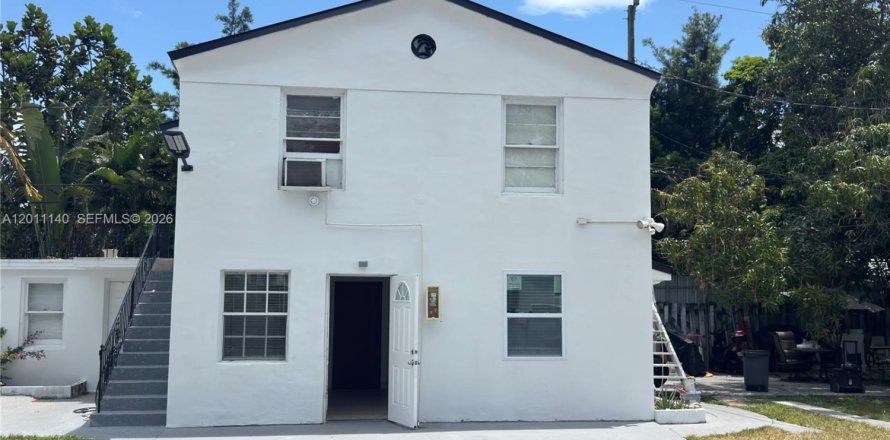 Propiedad comercial en Hollywood, Florida 138.15 m2 № 2075466