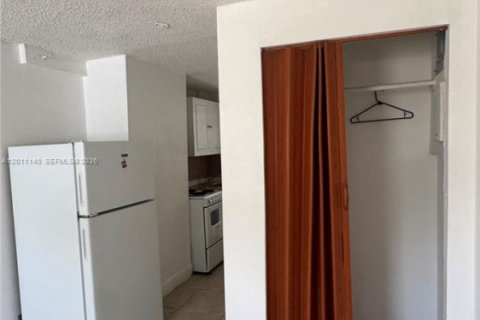 Propiedad comercial en alquiler en Hollywood, Florida, 138.15 m2 № 2075466 - foto 8