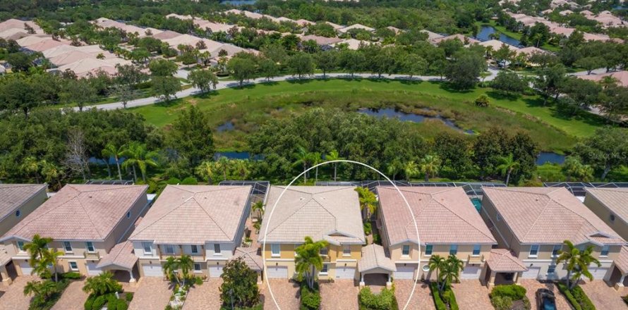 Adosado en Sarasota, Florida 3 dormitorios, 155.33 m2 № 1313584