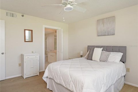 Condo in Bradenton, Florida, 1 bedroom  № 2208314 - photo 15