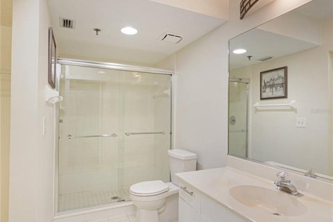 Condo in Bradenton, Florida, 1 bedroom  № 2208314 - photo 16