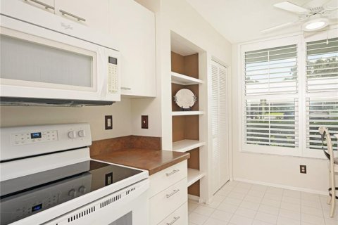 Condo in Bradenton, Florida, 1 bedroom  № 2208314 - photo 10