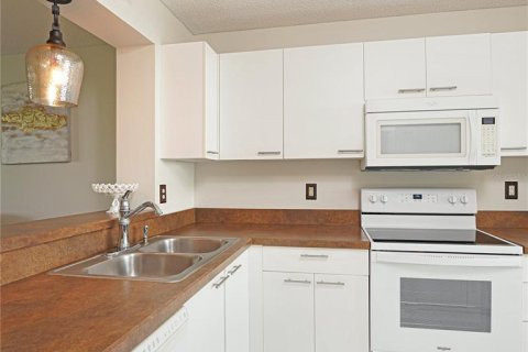 Condo in Bradenton, Florida, 1 bedroom  № 2208314 - photo 7