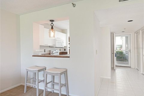 Condo in Bradenton, Florida, 1 bedroom  № 2208314 - photo 6