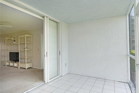 Condo in Bradenton, Florida, 1 bedroom  № 2208314 - photo 22