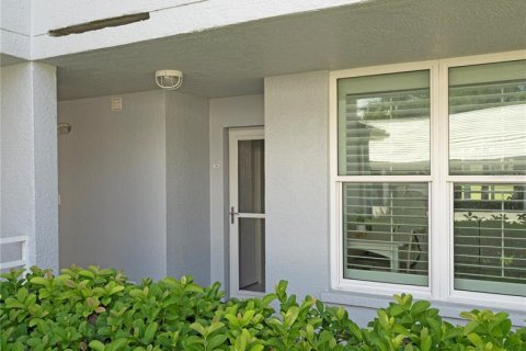 Condo in Bradenton, Florida, 1 bedroom  № 2208314 - photo 2