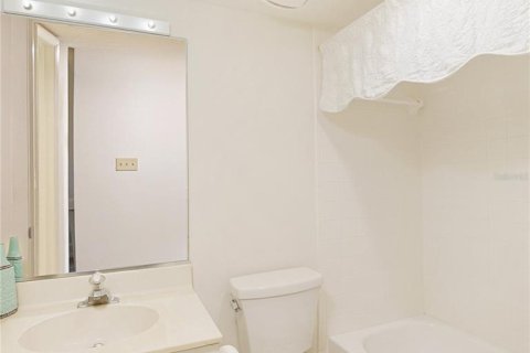 Condo in Bradenton, Florida, 1 bedroom  № 2208314 - photo 21