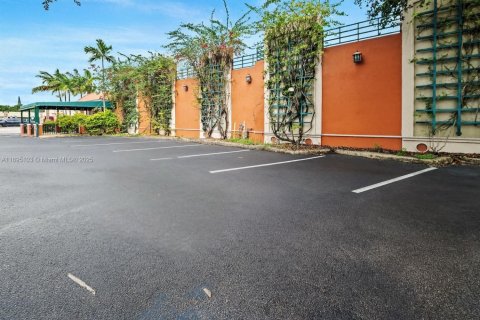 Commercial property in Miramar, Florida № 2081452 - photo 16
