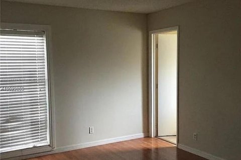 Condominio en venta en Pompano Beach, Florida, 2 dormitorios, 84.54 m2 № 1950928 - foto 6