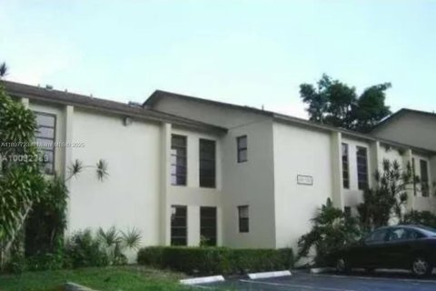 Condominio en venta en Pompano Beach, Florida, 2 dormitorios, 84.54 m2 № 1950928 - foto 8