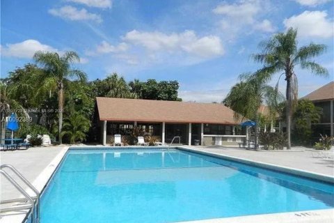 Condominio en venta en Pompano Beach, Florida, 2 dormitorios, 84.54 m2 № 1950928 - foto 7