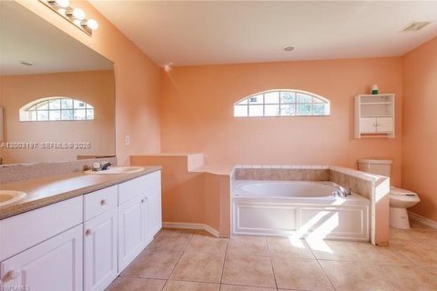 Villa ou maison à vendre à Lehigh Acres, Floride: 4 chambres № 2066717 - photo 23