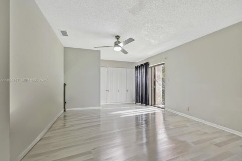 Condo in Davie, Florida, 2 bedrooms  № 2064224 - photo 15