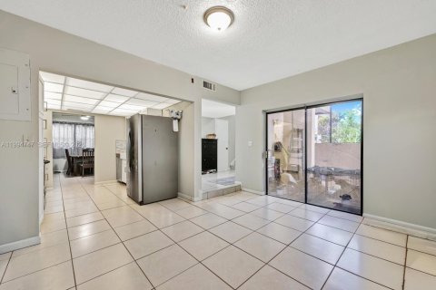 Condo in Davie, Florida, 2 bedrooms  № 2064224 - photo 10