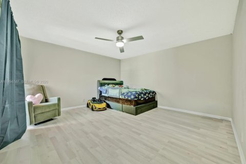 Condo in Davie, Florida, 2 bedrooms  № 2064224 - photo 18