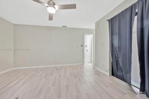 Condo in Davie, Florida, 2 bedrooms  № 2064224 - photo 5