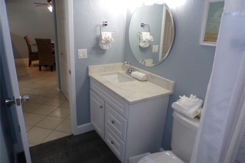 Condo in Bradenton Beach, Florida, 2 bedrooms  № 1778354 - photo 26
